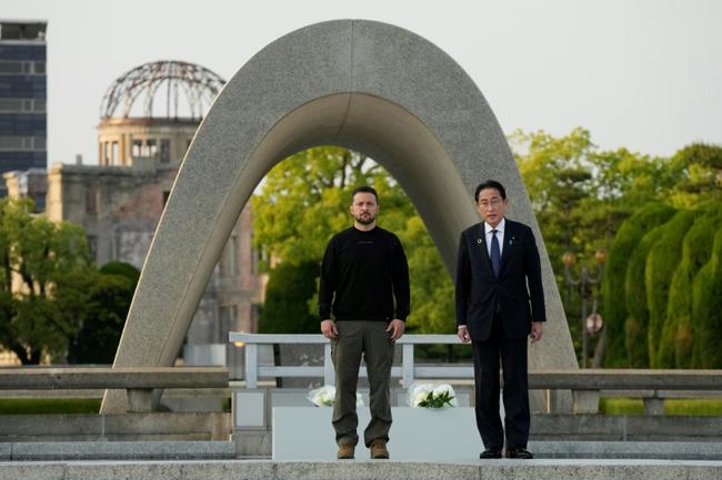 Zelensky paid tribute to victims of the Hiroshima atomic bombing