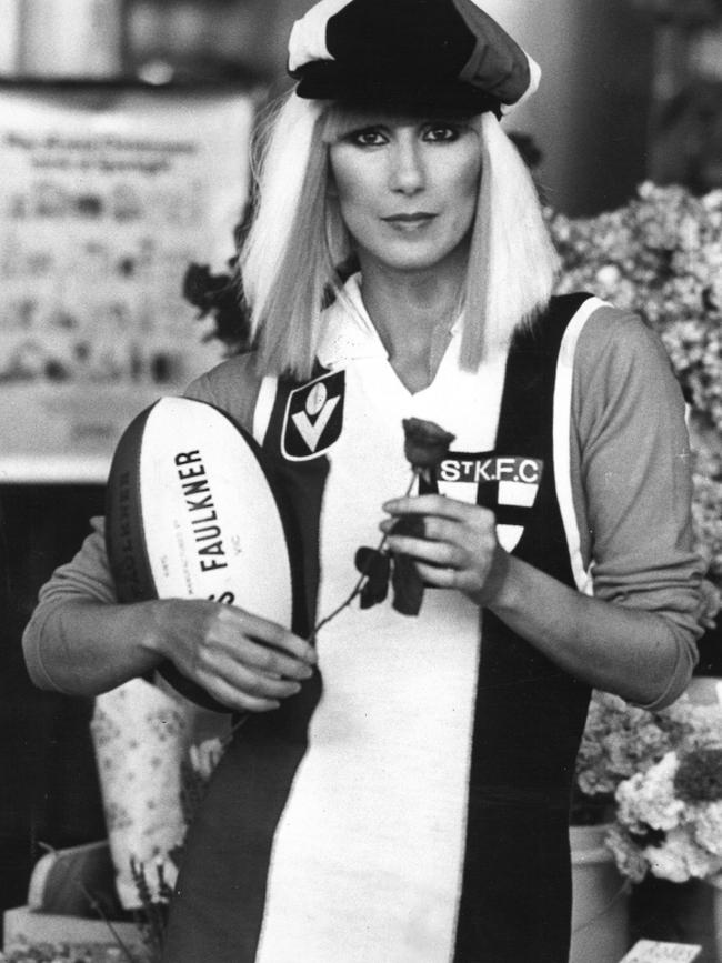 Cher in Saints colours.