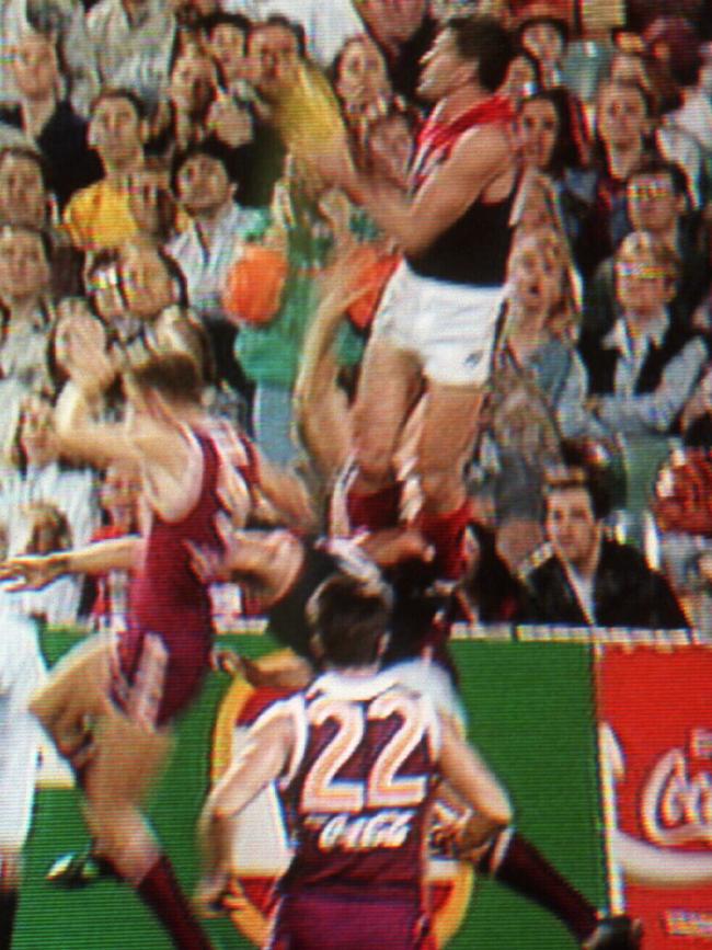 Smith is best-remembered for this incredible mark.