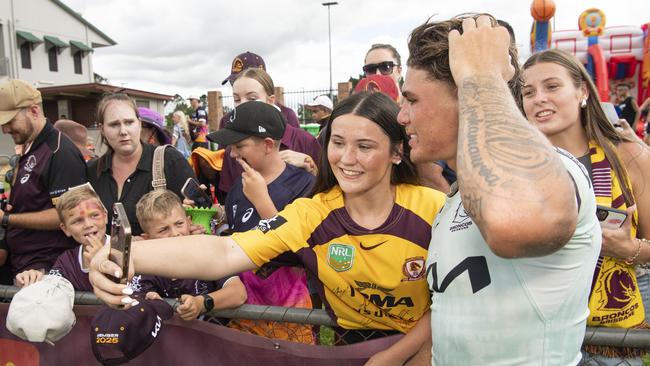 Reece Walsh with fans Sienna Hill and Bella Hill in Toowoomba. Picture: Kevin Farmer