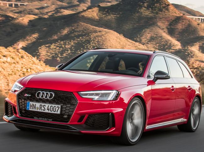 Photos of the 2017 Audi RS4. Overseas model shown.