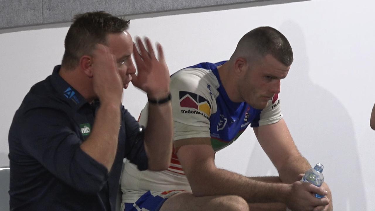 Adam O'Brien speaks to Knights players at full-time
