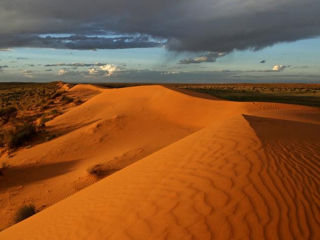 Australian outback: pilot Andrew Kube shares incredible birds-eye ...