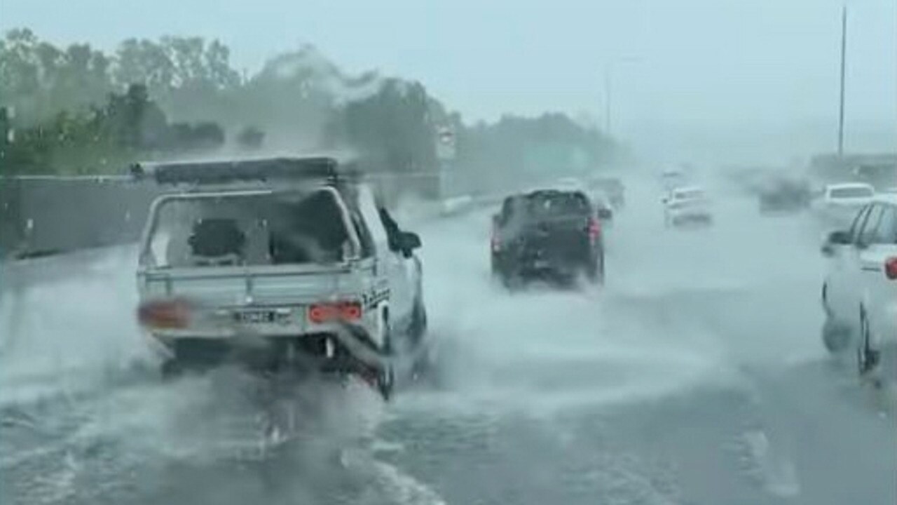 Aussie Towing vision of flooding on the M1 southbound to the Gold Coast.