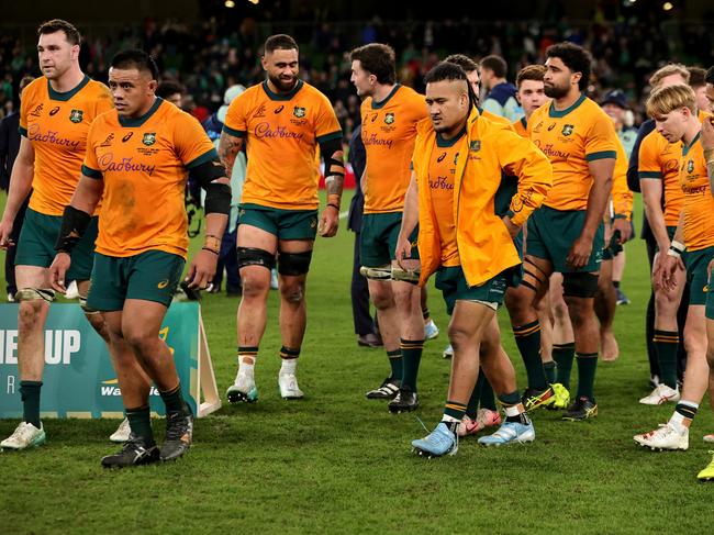 DUBLIN, IRELAND - NOVEMBER 30: Players of Australia look dejected as they leave the field after defeat to Ireland during the Autumn Nations Series 2024 match between Ireland and Australia at Aviva Stadium on November 30, 2024 in Dublin, Ireland. (Photo by David Rogers/Getty Images)