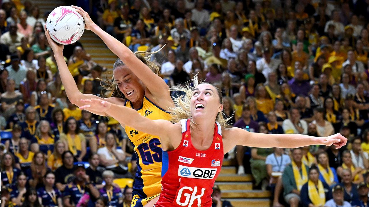 Cara Koenen with the strong take over Swifts defender Sarah Klau. Picture: Bradley Kanaris