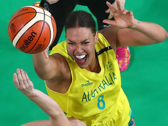 GOLD COAST, AUSTRALIA - APRIL 13:  Liz Cambage of Australia shoots during the Women's Semifinal Basketball match between Australia and New Zealand on day nine of the Gold Coast 2018 Commonwealth Games at Gold Coast Convention Centre on April 13, 2018 on the Gold Coast, Australia.  (Photo by Chris Hyde/Getty Images)