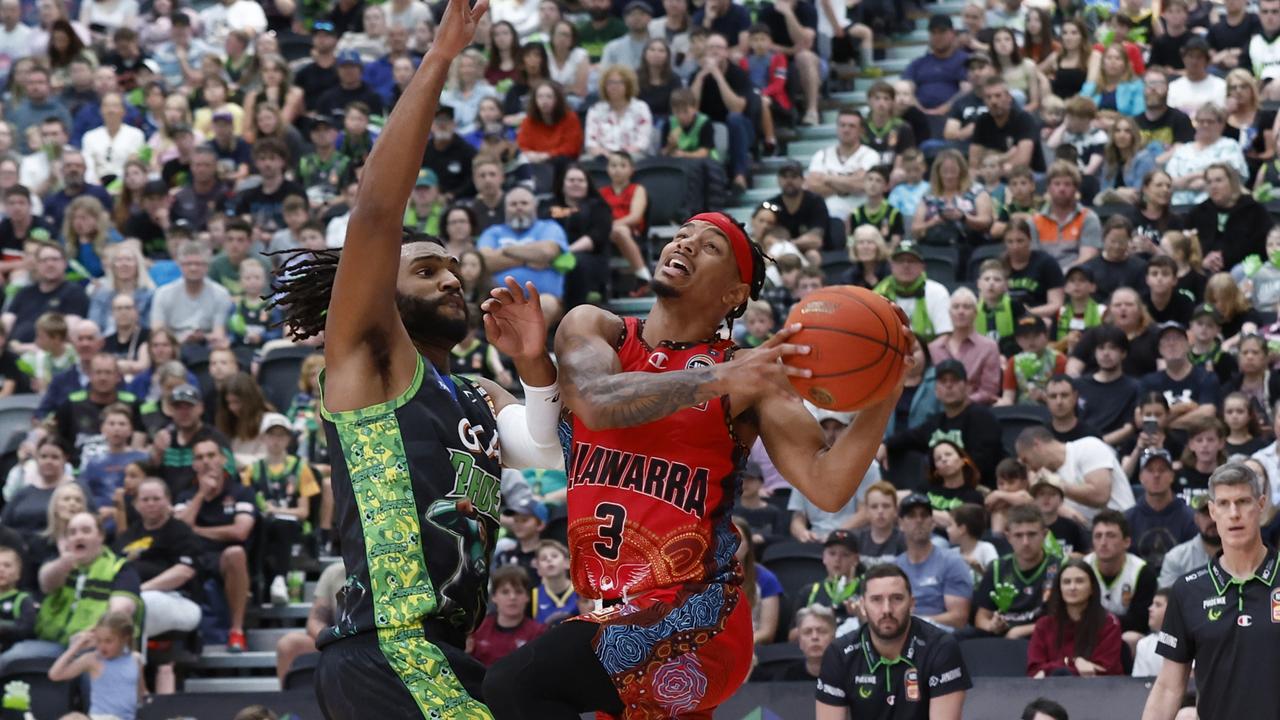 Illawarra Hawks’ Justin Robinson drives to the basket at Traralgon on Saturday night. Picture: Darrian Traynor/Getty Images.