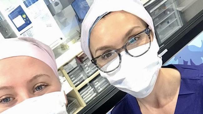 Nurses use a northern beaches cream to protect their hands from dermatitis during COVID. Picture: Supplied.