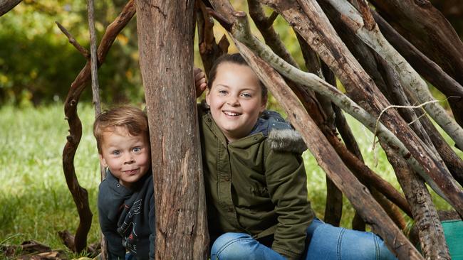 Siblings Ari, 5 and Milla, 9, at Belair National Park. Picture: AAP/Matt Loxton