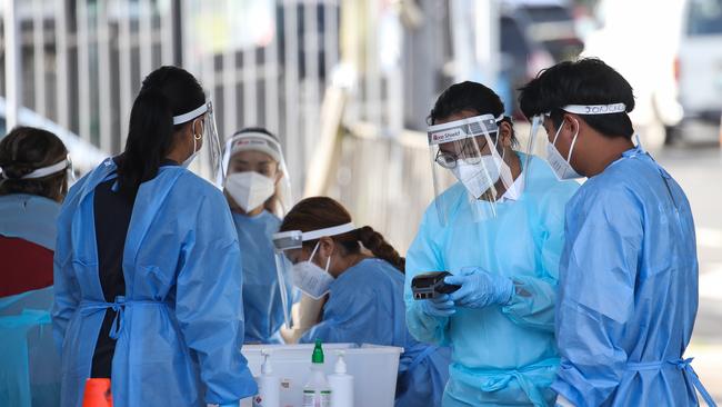 SYDNEY, AUSTRALIA - NewsWire Photos, JANUARY 24 2022: Health Professionals are seen working at the Haberfield Covid testing site in the inner West in Sydney. Picture: NCA NewsWire /Gaye Gerard