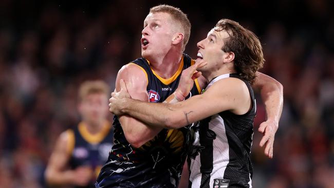 Collingwood’s Max Lynch (right) has attracted some opposition interest as he seeks more senior opportunities. Picture: AFL Photos via Getty Images