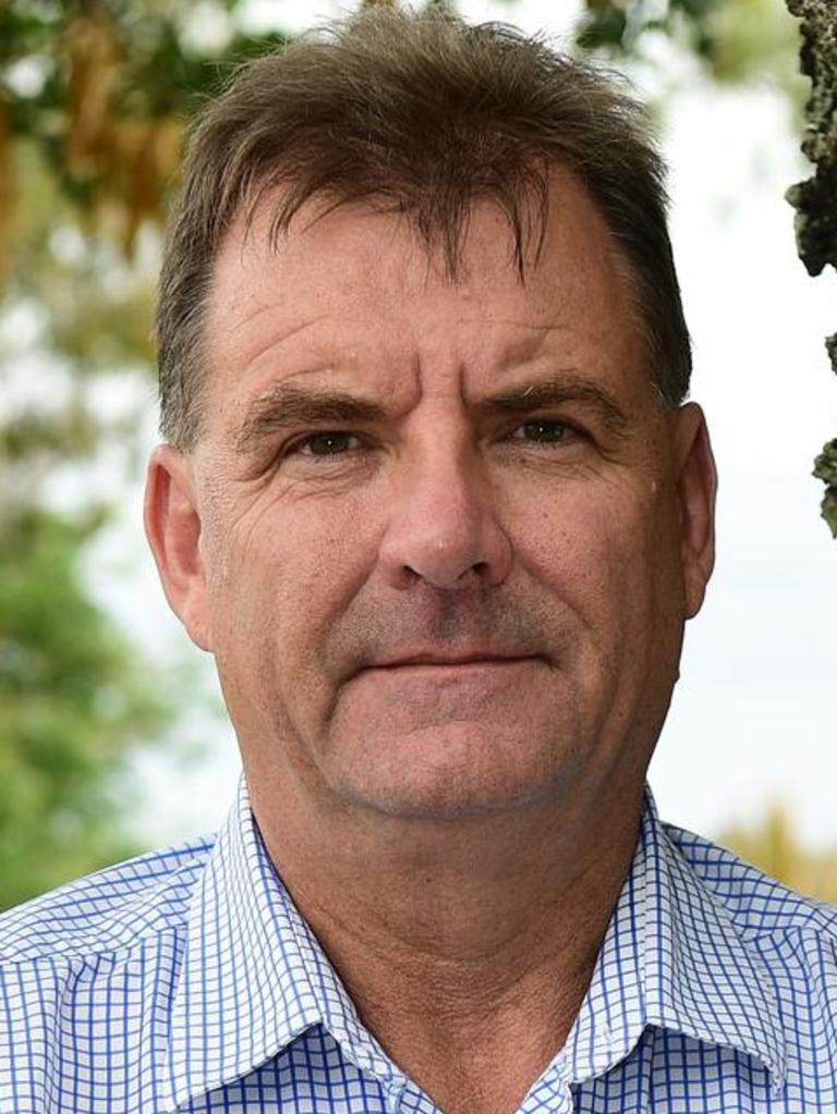 LNP Burnett MP Stephen Bennett has claimed Bundaberg Labor MP Tom Smith “doesn’t have an effective understanding or factual evidence that can be linguistically verified to support his claims.”