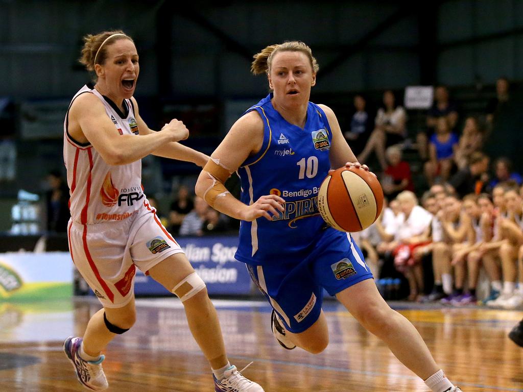 Kristi Harrower in the WNBL grand final with Bendigo. Picture: Wayne Ludbey