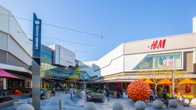 The Future Fund is selling its stake in Lakeside Joondalup Shopping Centre.