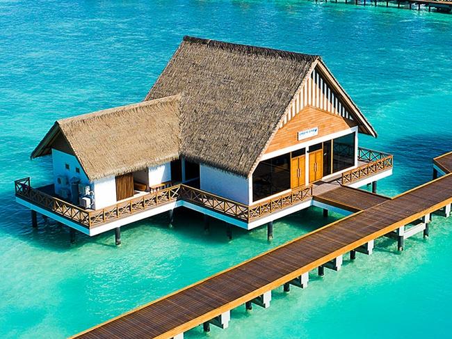 ESCAPE DEALS AUGUST 18 2019 Kooddoo Maldives Resort by Mercure. For use with Luxury Escapes copy