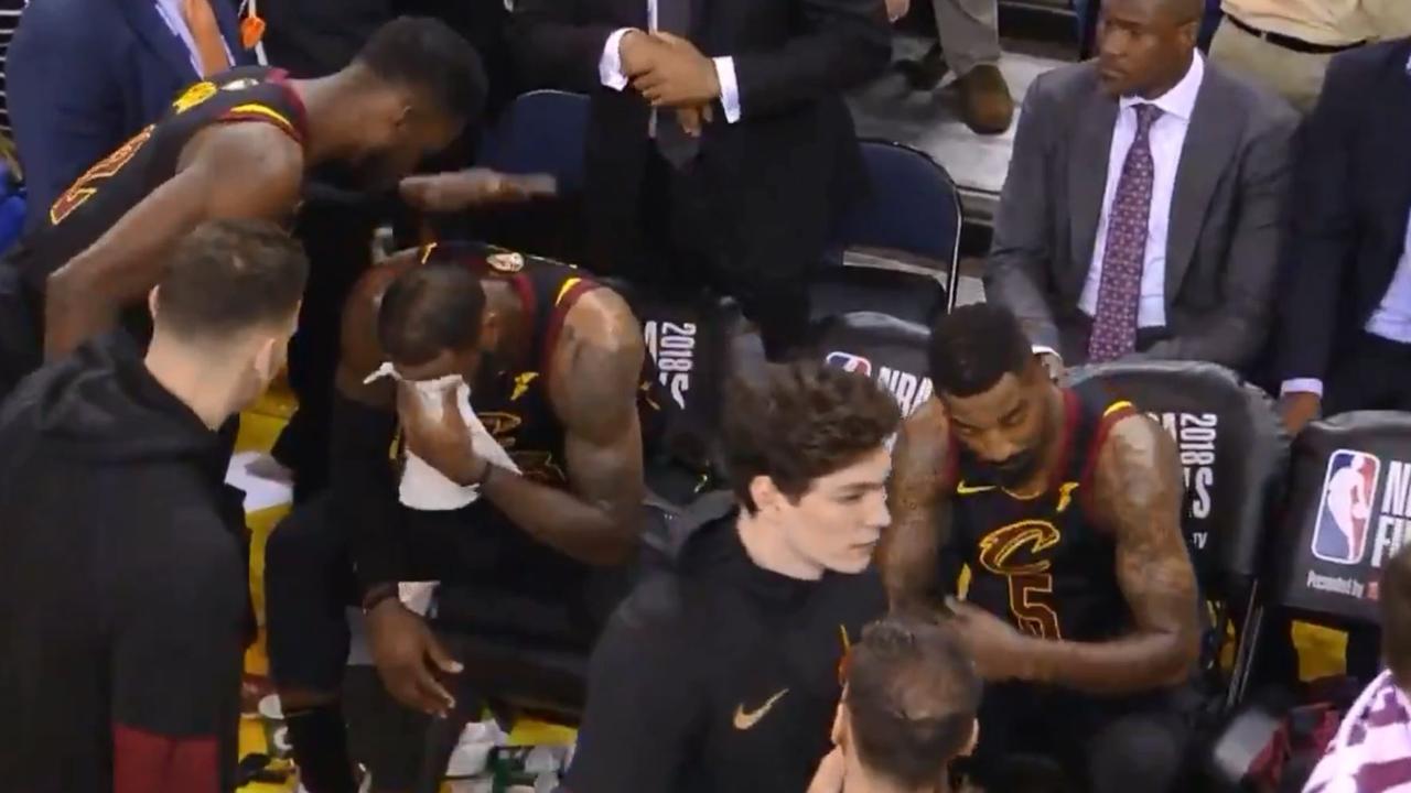 JR Smith Bench Comment Shows Difficult of Playing With LeBron James