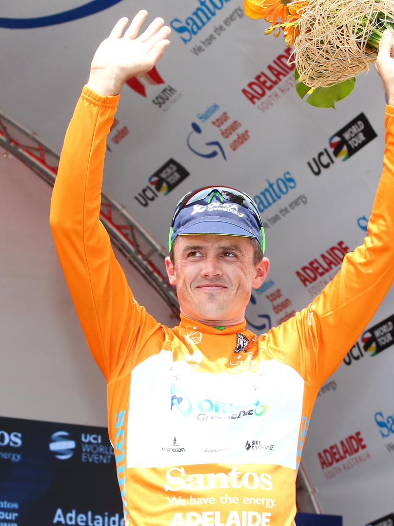 Germans waves to the crows in his Ochre jersey. Photo: Sarah Reed.