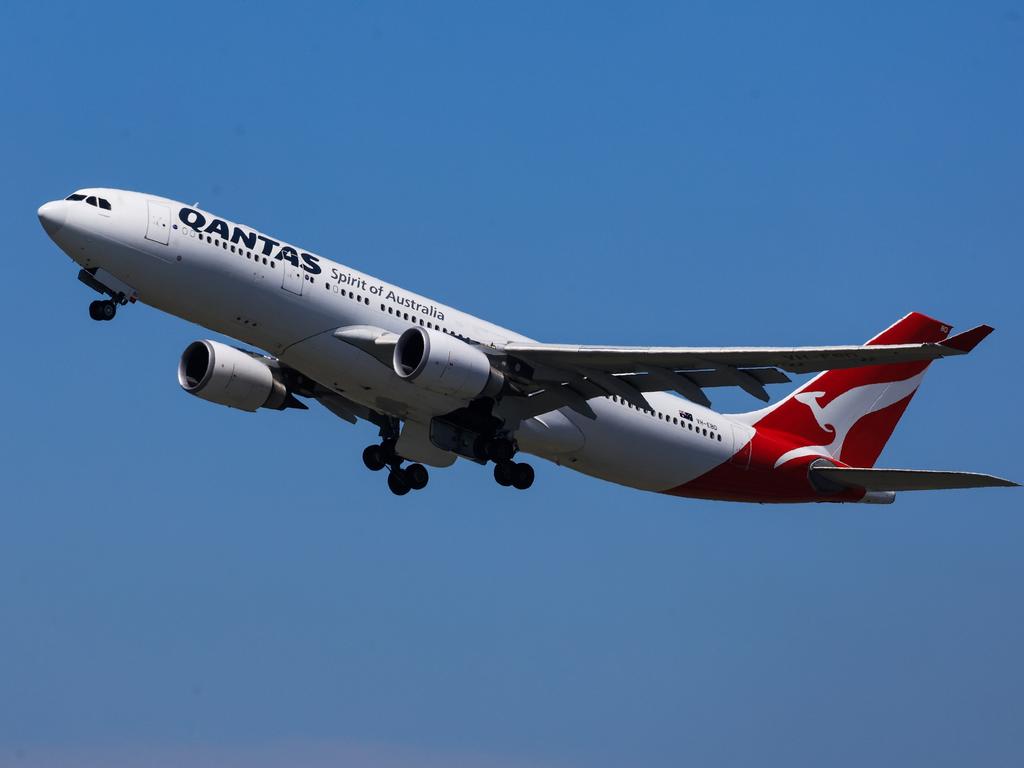 Qantas’ big menu change on domestic flights | news.com.au — Australia’s ...