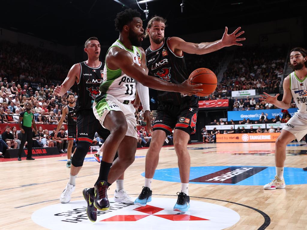 Derrick Walton Jr passes during game one of the NBL Semi Final Series against Illawarra Hawks. Picture: Getty Images