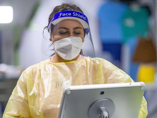 SYDNEY, AUSTRALIA - NewsWire Photos February 10, 2022 - The Histopath COVID-19 testing centre at the Sydney International Airport.Picture: Christian Gilles / NCA NewsWire