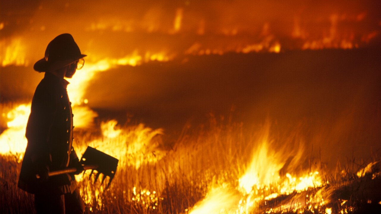 Paul Murray urges people in southern Queensland to be prepared to evacuate