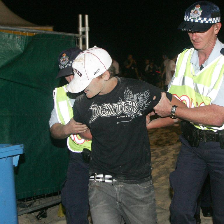 99 Photos 2006 Schoolies On The Gold Coast Gold Coast Bulletin 