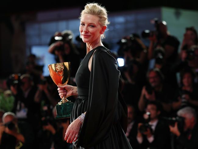 VENICE, ITALY - SEPTEMBER 10: Cate Blanchett poses with the Coppa Volpi for Best Actress for "Tar" during the award winners photocall at the 79th Venice International Film Festival on September 10, 2022 in Venice, Italy. (Photo by Vittorio Zunino Celotto/Getty Images)