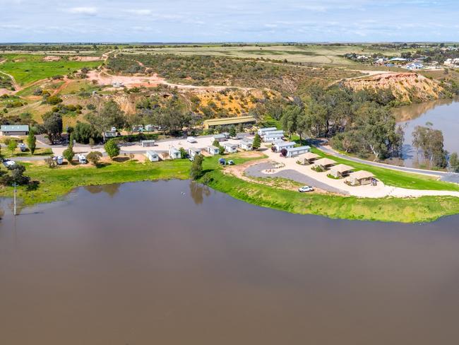 Loxton caravan park flooded., Picture: Facebook/Murray River Pix