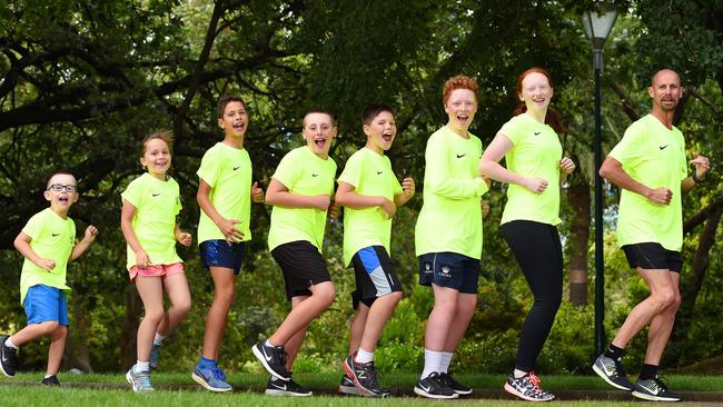 Kids Finn, 5, Abbie, 8, Liam 11, Ben, 10, Liam, 11, Matt, 14, Keeley, 16 and Herald Sun/ CityLink Run for the Kids race director Steve Moneghetti. Picture: Josie Hayden.