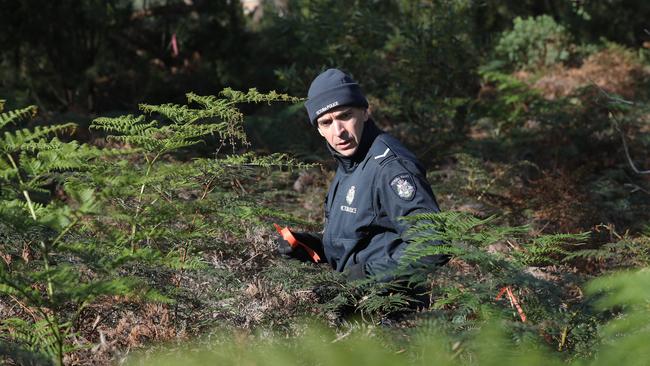 Police search bushland in Cranbourne following disappearance of Brendon Farrell. Picture: David Crosling