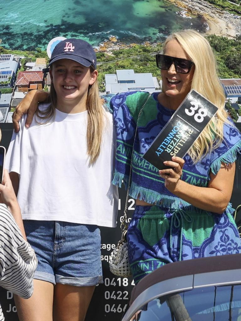 Jackie 'O' Henderson lugs Louis Vuitton tote through Sydney
