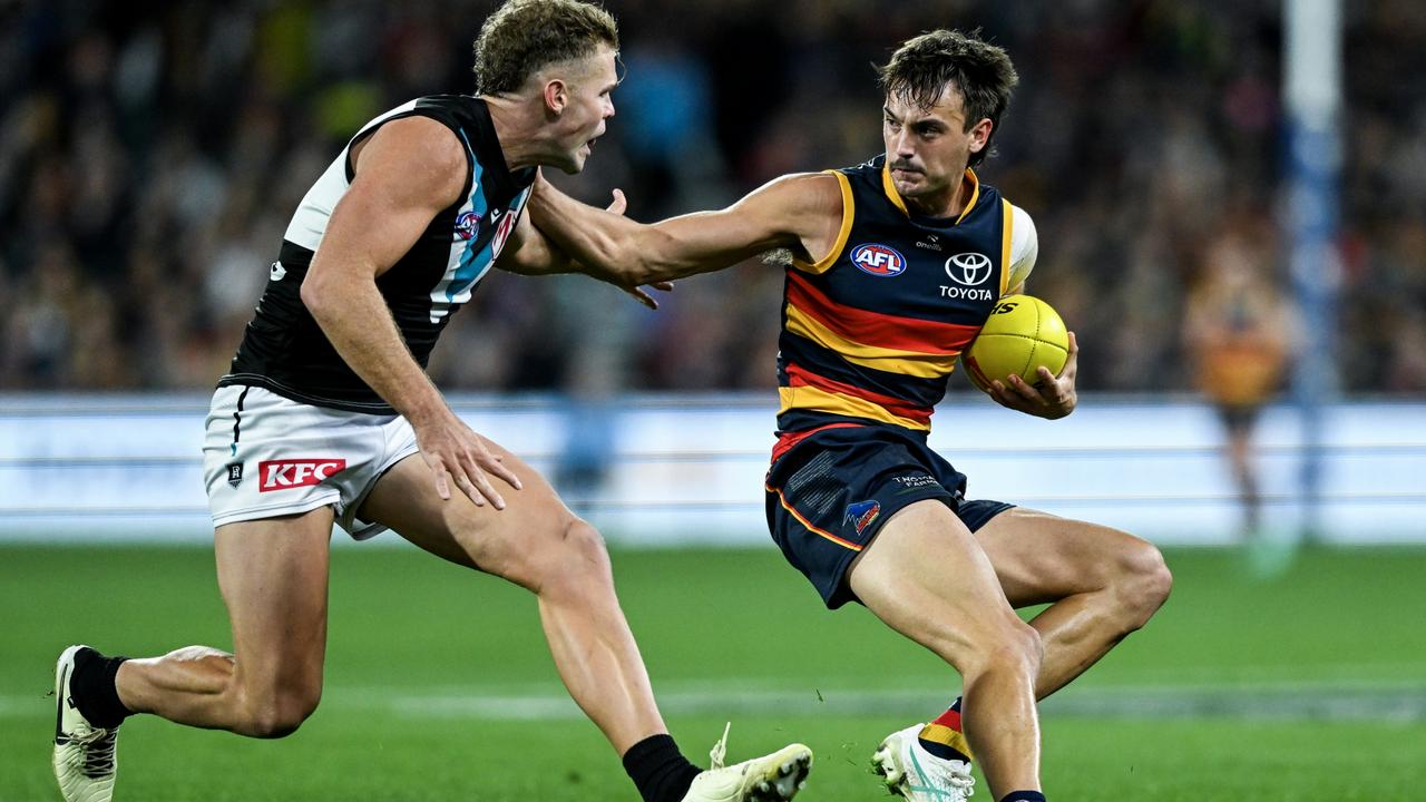 Luke Nankervis and Dan Houston face off. Picture: Mark Brake/Getty Images