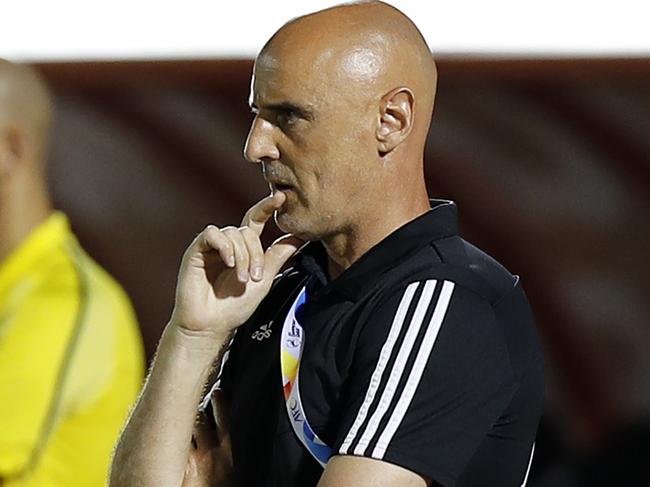 HO CHI MINH CITY, VIETNAM - APRIL 19: Head coach Kevin Muscat of Yokohama F. Marinos looks on during the first half of the AFC Champions League Group H match against Jeonbuk Hyundai Motors at Thong Nhat Stadium on April 19, 2022 in Ho Chi Minh City, Vietnam. (Photo by Minh Hoang/Getty Images)