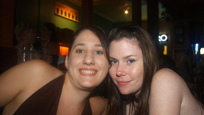 TCP TIMEOUT 03/11/2006 - Abby and Lauren at Shenanigans Keywords / Pubs / Clubs / Timeout / People