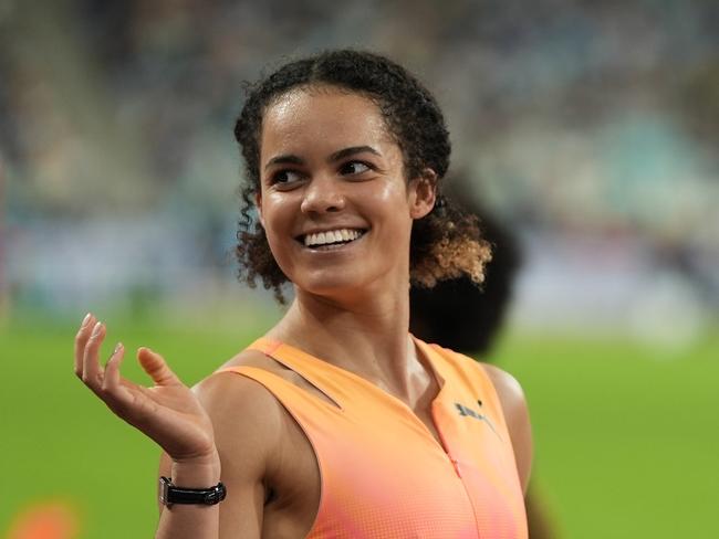 21/04/2024   19-year-old Torrie Lewis upsets the favourites in the women's 200m to win from lane 9 in 22.96 . picture:  twitter/ world athletics