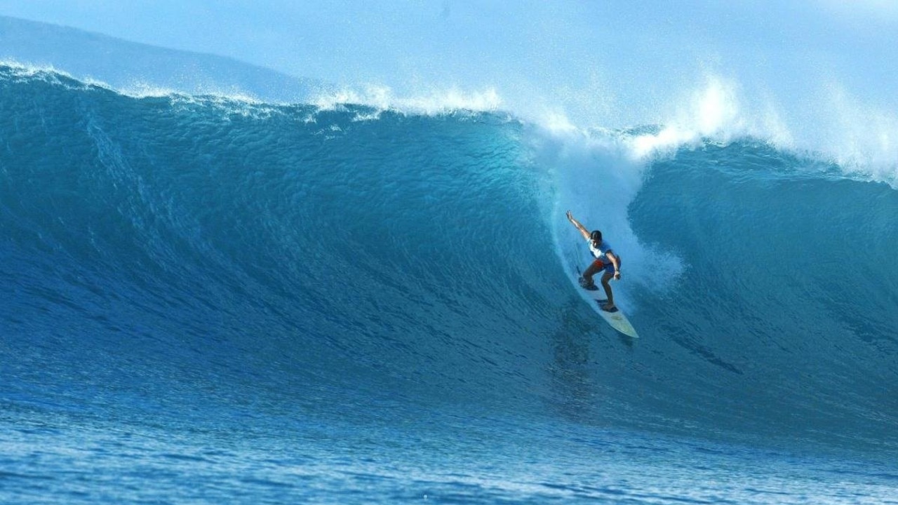 World champion Pauline Menczer has been promised recognition at Bondi Beach.