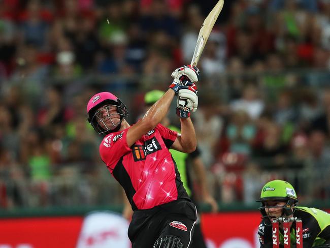 Moises Henriques unloaded at Spotless Stadium. Picture: Phil Hillyard