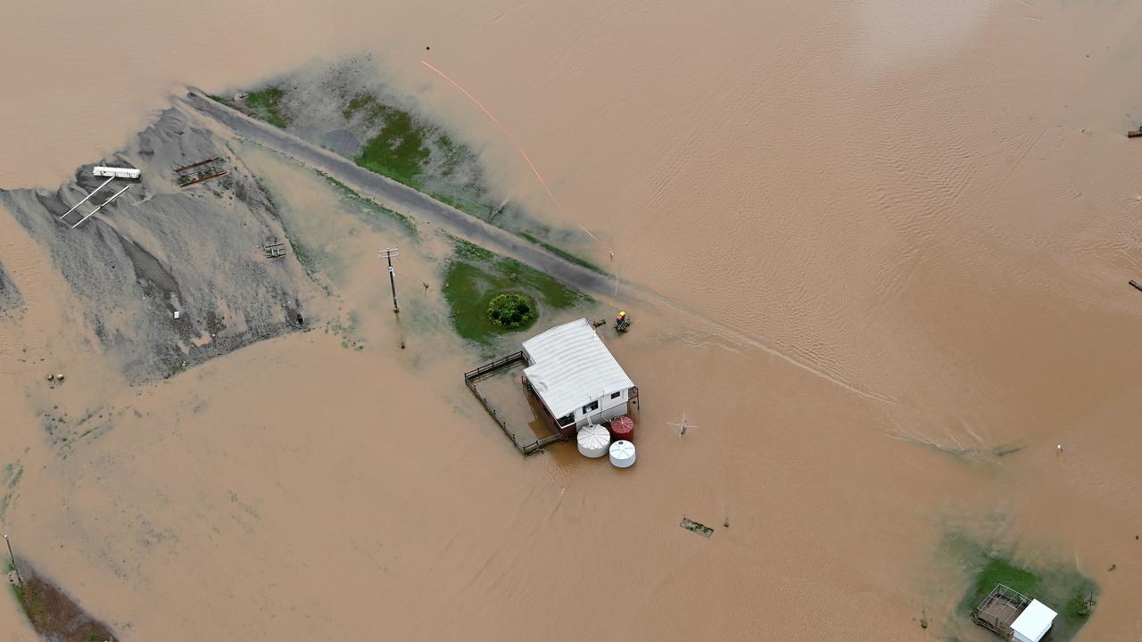 Floodwaters surround the town of Gympie on February 27, 2022. Photo: Bradley Kanaris/Getty Images