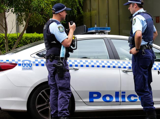 SYDNEY, AUSTRALIA - NewsWire Photos JANUARY, 19, 2021: Police officers seen on Sydney's North Shore on duty, in Sydney, Australia. Picture: NCA NewsWire / Gaye Gerard