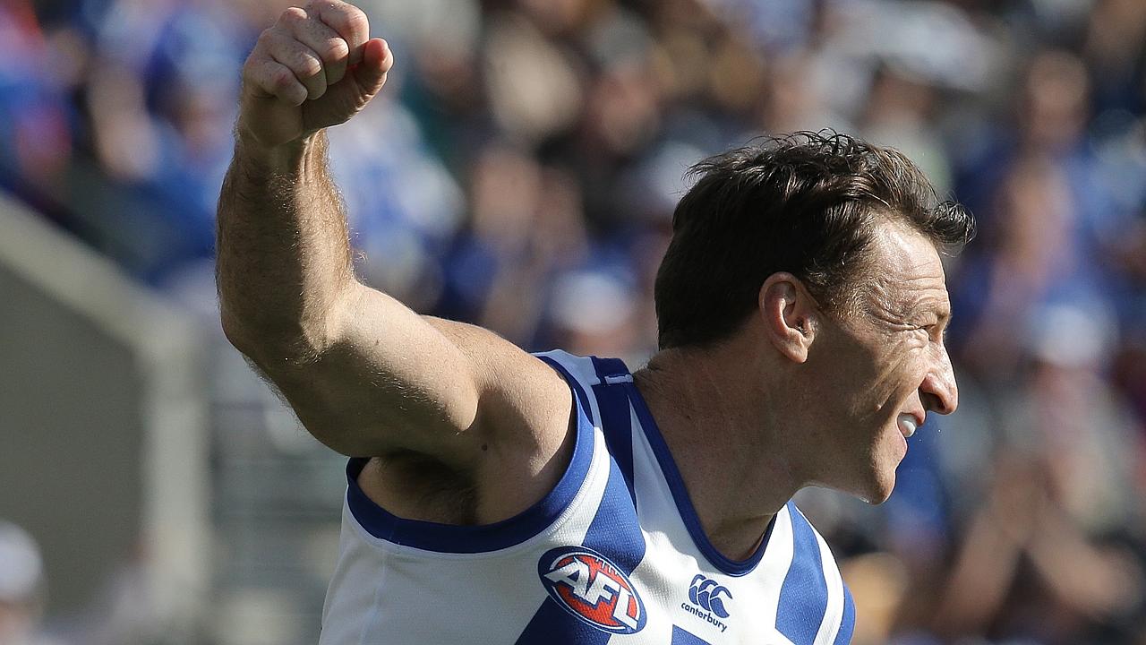 North Melbourne defeats Melbourne by 5 points at Blundstone Arena