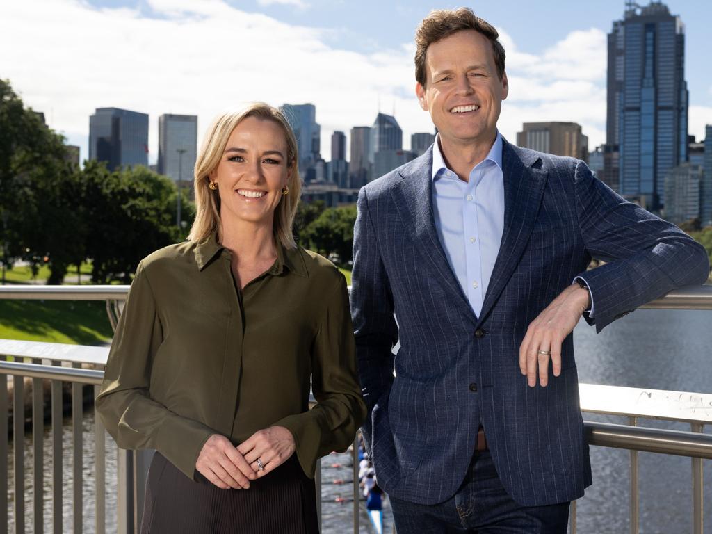 Channel 9 Melbourne newsreader Peter Hitchener steps down news