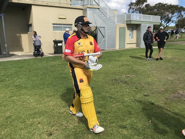 Former Perth Scorchers and Adelaide Strikers left-hander Craig Simmons goes into bat for the Saints.