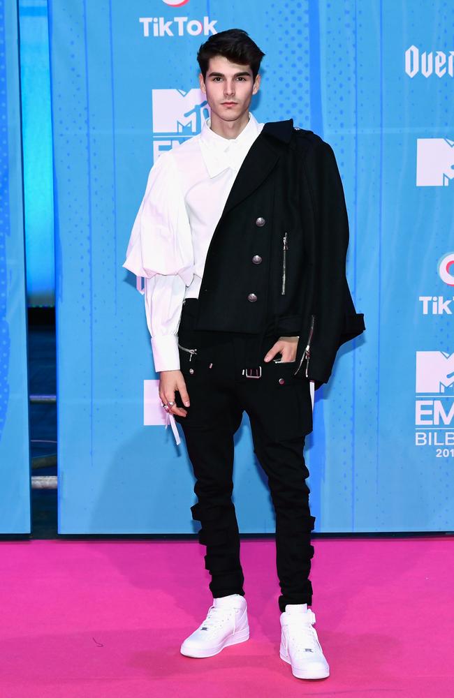 Alvaro Mel borrowed Seinfeld’s puffy pirate shirt for the occasion. Picture: Carlos Alvarez/Getty Images for MTV