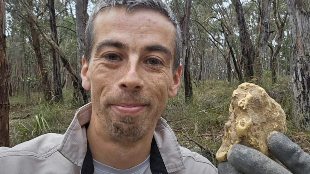 Luke Phillips found a gold nugget worth up to $100,000. Picture: YouTube