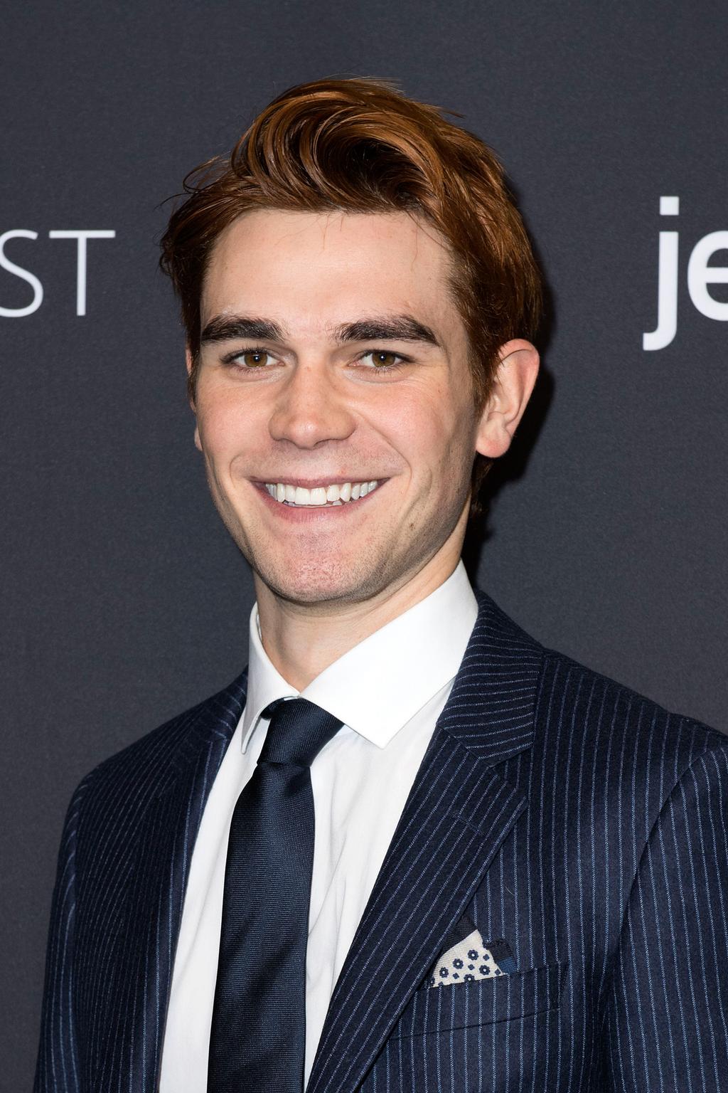 Kj Apa Cast In The Hate U Give Inspired By The Black Lives Matter
