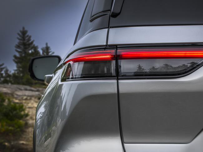 Photo of the 2023 Jeep Grand Cherokee five-seater