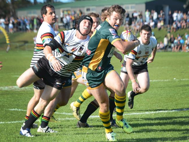 The Wyong Roos edged out the Berkeley Vale Panthers in a thriller to ...