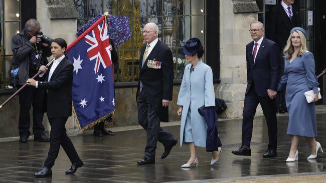 Sam Kerr leads Governer General David Hurley and Linda Hurley, and Anthony Albanese and Jodie Haydon into Westminster Abbey. Picture: Getty Images