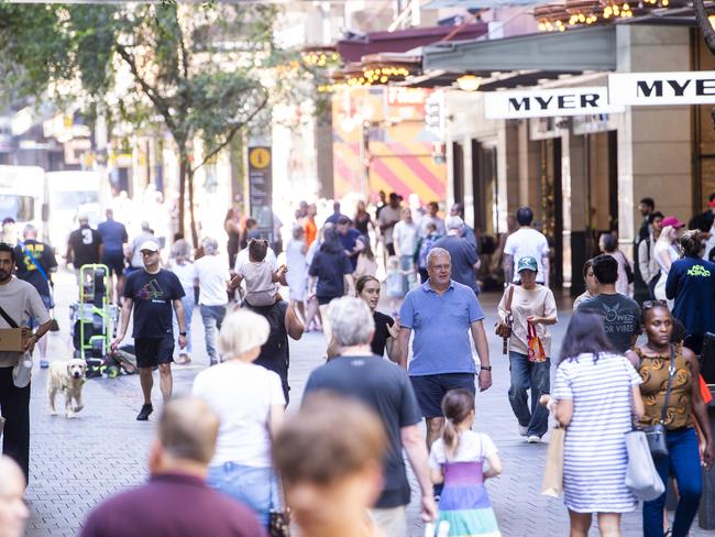 SYDNEY, AUSTRALIA. NewsWire Photos.December 21, 2024.Christmas shopping at Pitt Street Mall in SydneyÃs CBD.Picture: NewsWire / Jeremy Piper